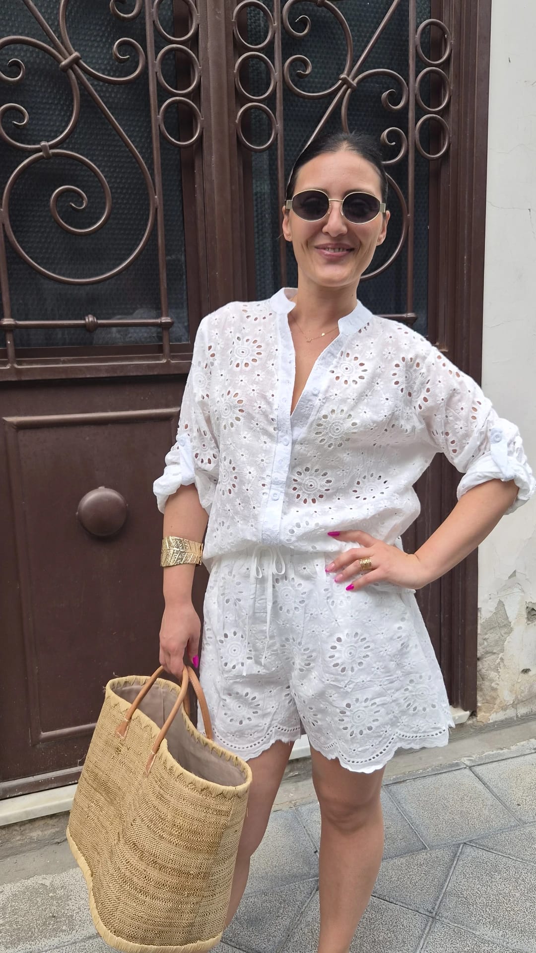 Coordinato estate in sangallo donna camicia e shorts vista frontale