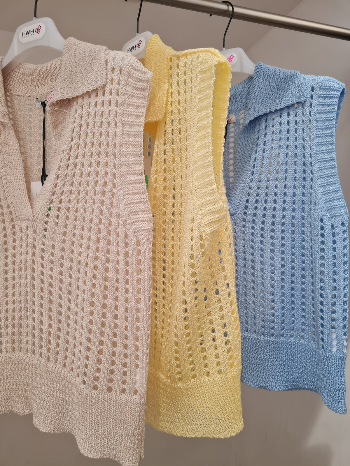 Gilet Traforato con Colletto