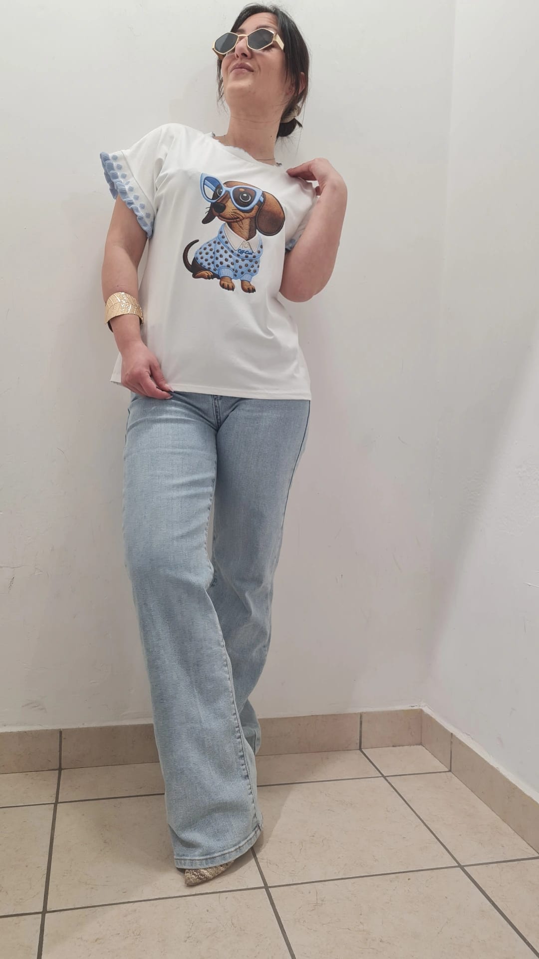 T-Shirt Bassotto con Volant sulle Maniche